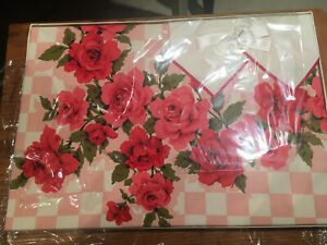 NEW VTG 72x52 cotton tablecloth w/6 napkins,pink checkerboard w/red roses