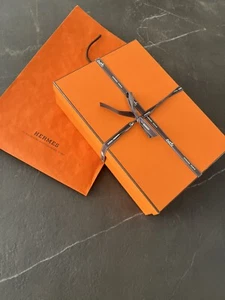 HERMÈS Scatola vuota regalo presentazione + nastro + sacchetto regalo Preloved - Foto 1 di 5