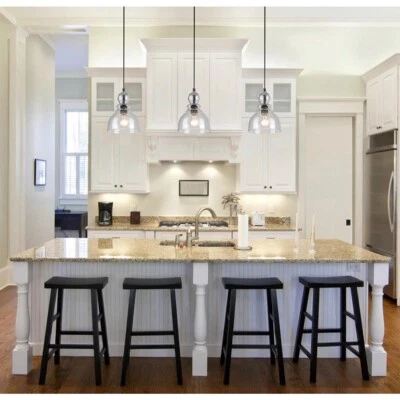 Mini colgante Westinghouse de 1 luz, vidrio semillado transparente, acabado bronce frotado con aceite Foto 1 de 4