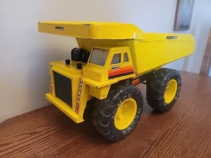 Vintage 1986 Remco Caterpiller Yellow Dump Truck Pressed Steel Large 16" Long! - Picture 1 of 13