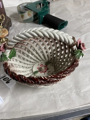 basket made out of weaved glass Cover