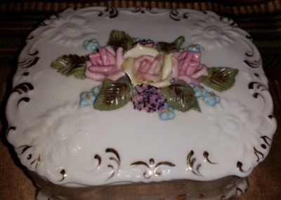 Винтажный Reina Калифа пронумерованный кости фарфора безделушка или ювелирных изделий шкатулка украшенный чехол - Изображение 1 из 4