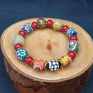 Bracciale vintage africano perle in vetro dipinto a mano con perle cuore bianco - Foto 1 di 6