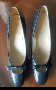 1950s-1960s ladies blue alligator pumps by Delman Shoes - Picture 1 of 4