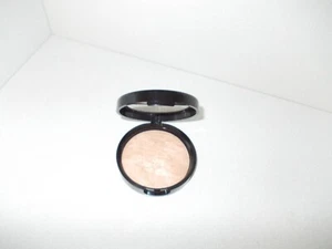 Laura Geller 8g Golden Medium Balance-N-Glow Baked Foundation - Picture 1 of 3