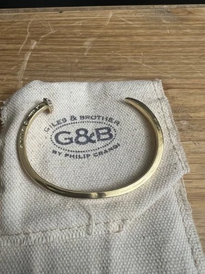 PULSERA GILES & BROTHERS G&B LE BEAU 5 PAVE Cristal Ferrocarril Spike Cuff Foto 1 de 4