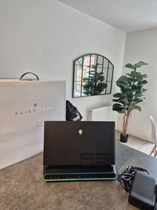 Alienware Area 51m i9 9900K 17.3inch, 32Gb Ram, NEAR MINT + FAST UK 🇬🇧 POST! - Picture 1 of 15