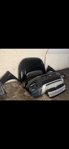 2015 + Land Rover Discovery L550 Front End Santorini Black Bumper Bonnet Rads - Picture 1 of 5