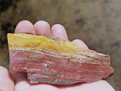 GROS BLOC DE JASPE ROUGE et JAUNE BRUT 100mm, 221g - Photo 1/2