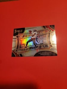Mike Evans 2023 Panini Select Field Level Silver Prizm #389 - Bild 1 von 2