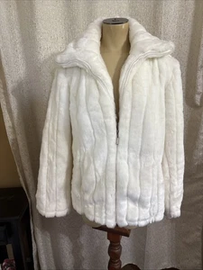 Braetan White Faux Fur womens jacket coat size small Medium - Picture 1 of 4