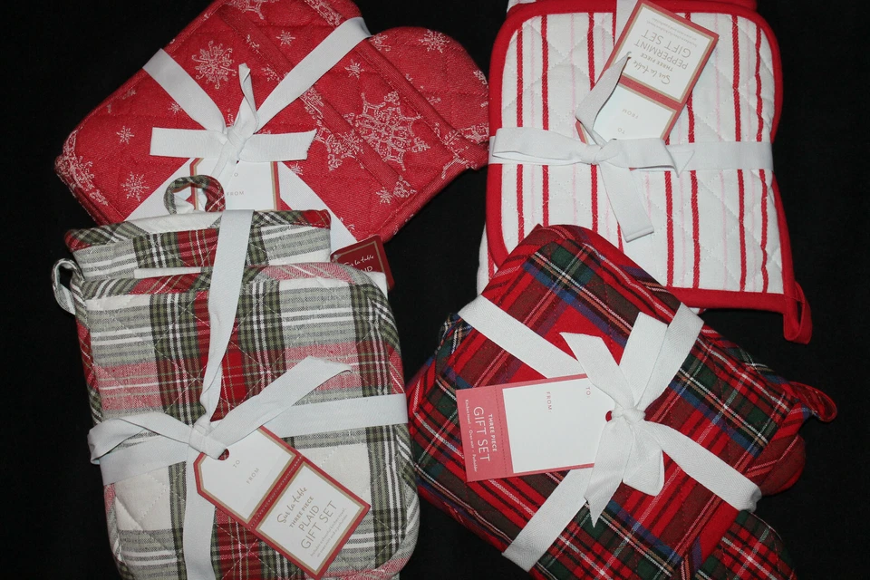 SUR LA TABLE Oven Mitt DISH TOWEL Hot Pad 3 pc HOLIDAY GIFT SET Plaid SNOWFLAKE