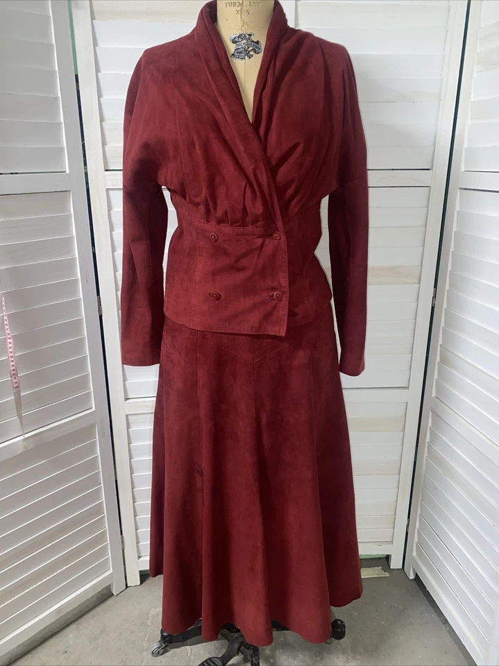 Sibylle Lyn Vintage WOMEN’s RED SUEDE Skirt  SUIT Fit & Flare SIZE 6 Small - Image 1 of 4