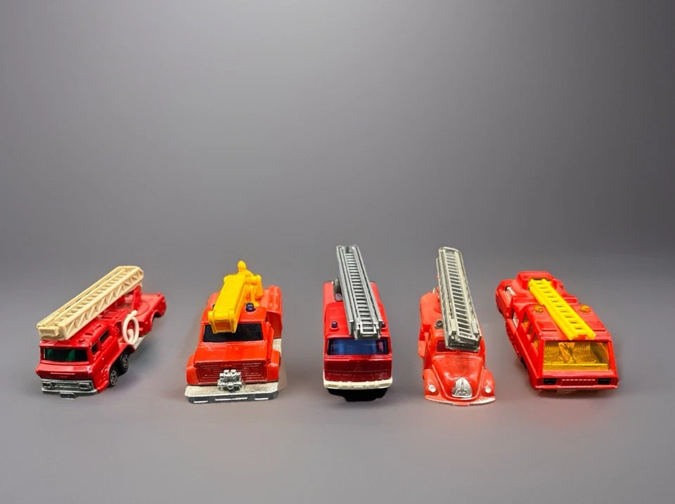 Camiones de bomberos vintage con escaleras Matchbox, Tomica varias marcas juego de 5 Foto 1 de 4