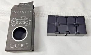 Infinity Cube Sensory Fidget Giocattolo EDC Fidgeting Gioco Marca Pesce Piccolo Bambini Adulti - Foto 1 di 9