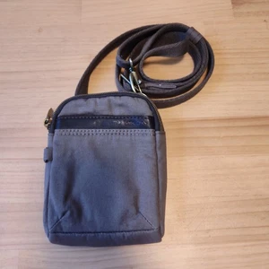 Travelon Anti-Diebstahl Kurier Mini Umhängetasche Braun - Bild 1 von 11