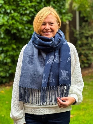 SHE LOVES GIFTS Thick Reversible Highland Cow NAVY BLUE Tassel Pashmina Winter Scarf