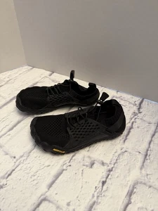 NORTIV 8 Kids Water Shoes Unisex US Size 1, Outdoor Quick Dry Shoes, Solid Black - Picture 1 of 7