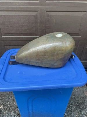 Harley Davidson Sportster 883,1200 Fuel Tank Bare Metal Barn Find. 82-03? Foto 1 de 4