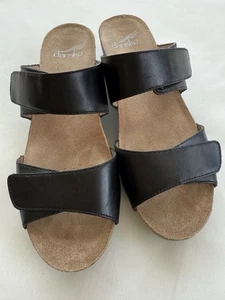 Dansko Womens Vienna Sandal Size 37 6.5 Black Leather Low Wedge Mule Adjustable - Picture 1 of 7