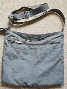 Baggallini große Reißverschlusstasche Bagg Handtasche grau Doppelreißverschlussfächer 13x10,5 - Bild 1 von 6