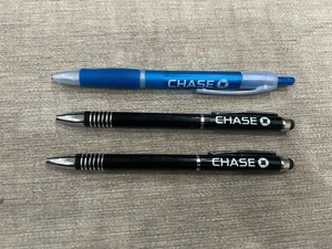 NUOVE tre (3) penne nere con logo Chase Bank - Foto 1 di 1