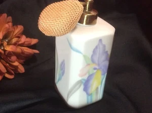 Perfume atomizador atomizador de porcelana cerámica pintada de Japón vintage flores de lavanda - Imagen 1 de 9