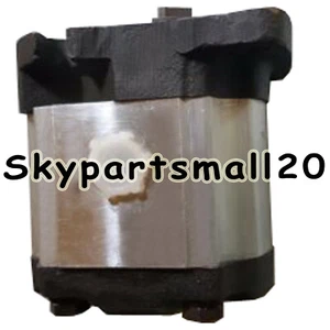 Nueva bomba hidráulica tándem OEM para motor Kubota B7200 1 pieza - Imagen 1 de 2