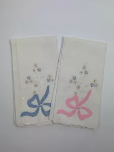 Set of 2 Embroidered Linen Luncheon Dinner Napkins Pastel Flowers - Picture 1 of 4