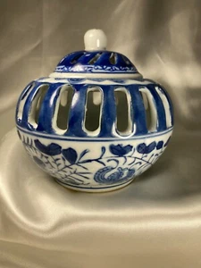 Canton Blue & White Two's Company Porzellan Potpourri Räucherdose - Bild 1 von 9
