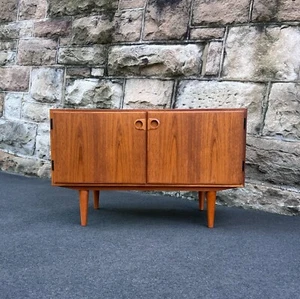 Danish Cabinet in Rosewood 1960s Vintage Credenza Mid Century Sideboard Chest - Picture 1 of 4