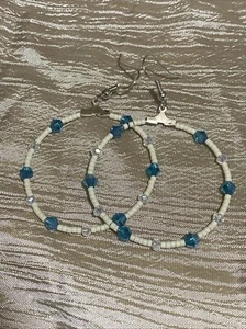 Handgefertigte Perlen Creolen - dunkle türkis, klare & cremefarbene Perlen - Bild 1 von 3