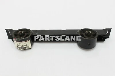 Cojín de montaje del motor trasero Mitsubishi Montero 1994-2000 OEM MB951304 Foto 1 de 2