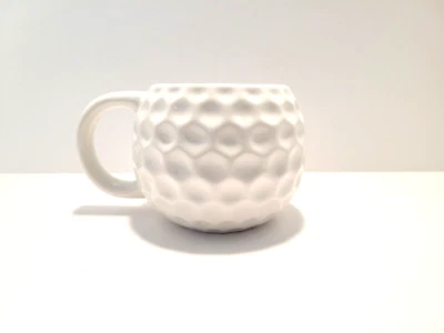 Taza con forma de bola de golf novedad cerámica 14 fl oz lavadora de platos y microondas segura Foto 1 de 4