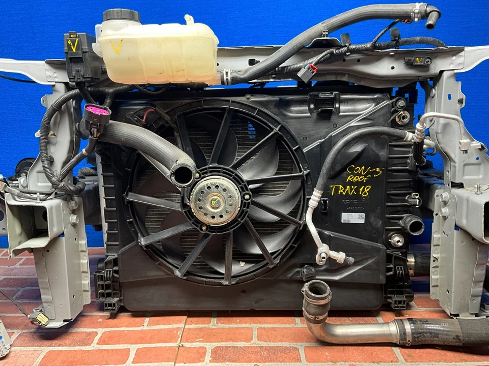 2018 CHEVROLET TRAX РАДИАТОР ОХЛАЖДАЮЩЕЙ ЖИДКОСТИ ВЕНТИЛЯТОР КОЖУХ ДВИГАТЕЛЯ УСИЛЕНИЕ ПОДДЕРЖКИ OEM - Изображение 1 из 4