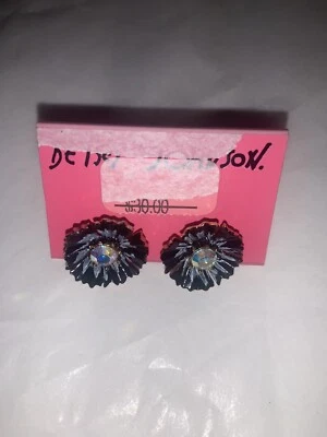 Pendientes Betsey Johnson Multi Púrpura Y Cristal Flor Post Nuevos con Etiquetas $30 Foto 1 de 4