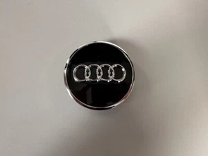 Original Audi Emblem Nabendeckel 8W0601170 AAX1 A3 A4 A5 A6 A7 A8 Q5 TTRS - Bild 1 von 3