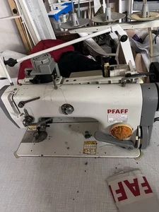 Pfaff Schnellnähmaschine Nähmaschine Industrienähmaschine Fadenabschneider - Bild 1 von 10