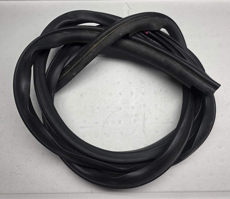 2011 MITSUBISHI OUTLANDER SPORT REAR DRIVERS LEFT DOORWAY WEATHERSTRIP SEAL OEM - Image 1 of 1