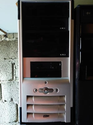 Monitor 17 + ASUS P5QPL-AM Intel E7500 3,00GHz 2GB RAM 80GB DVD FDD Windows XP - Imagen 1 de 4