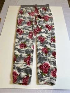 Betsey Johnson Fleece Rose Pajama Size-M #0131 - Picture 1 of 10