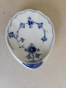 B & G Bing Grondahl Copenhagen Porcelain Blue Fluted Oyster Dish - Picture 1 of 5