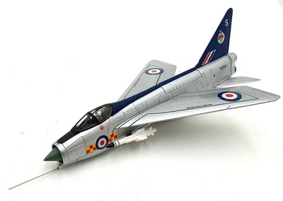 Corgi 1/72 Scale 49402 - EE Lighting F2 92 Sqn RAF Aerobatics Team - Image 1 of 4