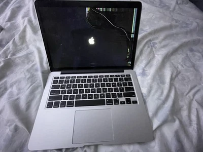 Apple MacBook Pro 2015 Retina A1502 2835 13" i5-5257U 8GB RAM 256GB SSD - *READ* - Image 1 of 4