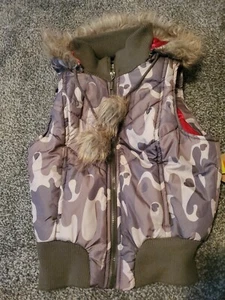ROUTE 66 WOMEN'S JUNIORS S CAMO SKI VEST Faux Fur REMOVABLE HOOD KMART Retro NEW - Picture 1 of 7