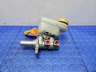 Conjunto de cilindro maestro de freno CVT 2015-2017 Subaru Outback Legacy 2,5 L OEM Foto 1 de 4