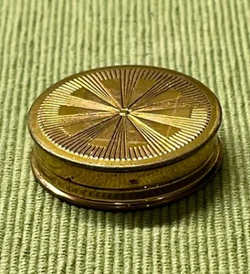VINTAGE ROUGE DU BARRY MIRRORED COMPACT Small Gold Metal Blush *Compact Bloom* - Picture 1 of 11