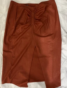 Neu mit Etikett Pretty Little Thing Midirock roststrukturiert Schlitzdetail Schlange Größe 20 US - Bild 1 von 8