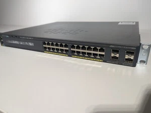 Cisco Catalyst (WS-C2960X-24PS-L) 24-portowy przełącznik do montażu w szafie - Zdjęcie 1 z 2
