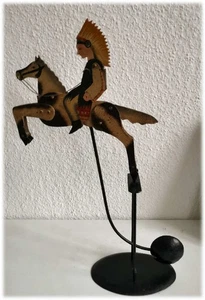 Vintage Wipperfigur Wackelfigur Pendelfigur Indianer zu Pferd - Bild 1 von 2